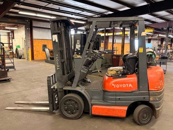 5000 lb. Toyota #42-6FGCU25, LP gas forklift, 189" lift height, 3-stage mast, side shift, 1996