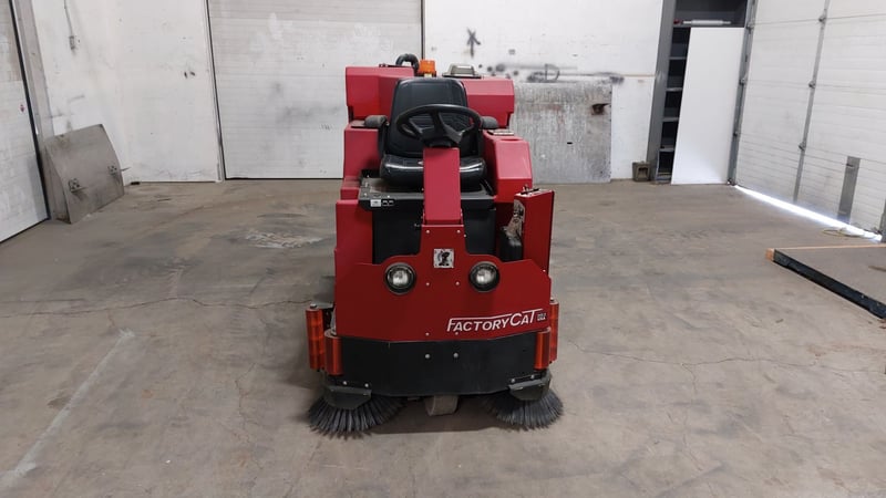 Factory Cat #40-C, floor scrubber, battery powered, 2015