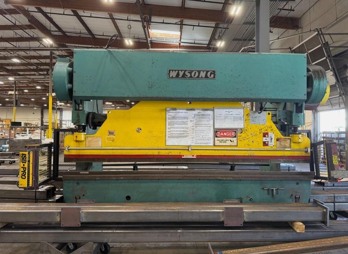 90 Ton, Wysong, mechanical pres brake, 12' overall, 126" between housing, 3" stroke, 12" die space, 4" adj.