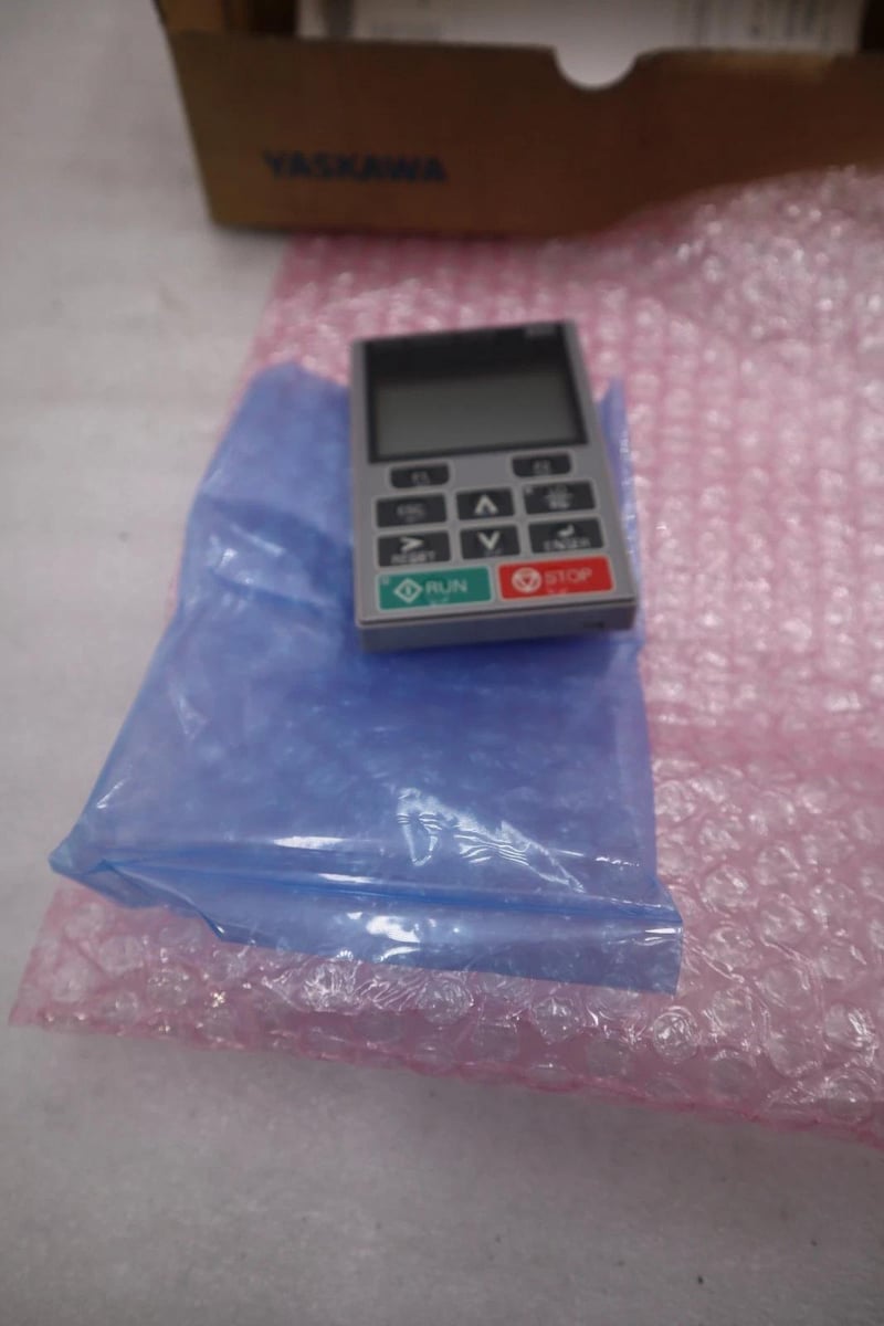 New open box yaskawa jv0p-180 digital operator jvop-180 stock 5659cc