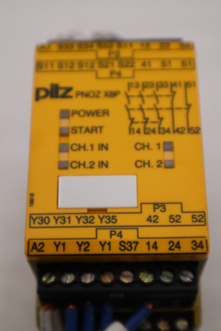 Pilz Pliz PNOZ X8P 24VDC 3n/o 2n/c 2so Safety Relay Module 777760 #H1717 lot of 2