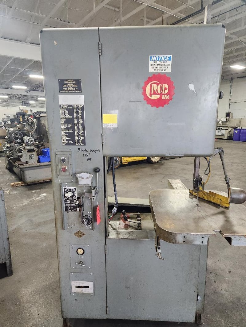 24" x 12" Grob #4V-24, vertical band saw, 1" x 179" blade, 5000 FPM, blade welder