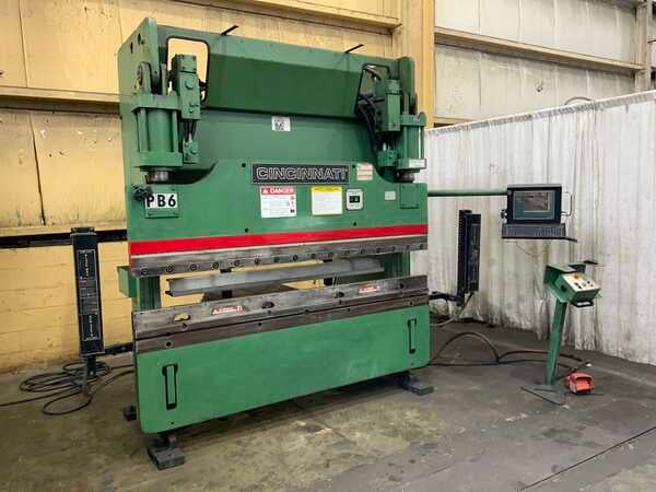 90 Ton, Cincinnati #90CBIIX6, CNC hydraulic press brake, 8' overall, 78" between housing, 14" stroke, 15 HP