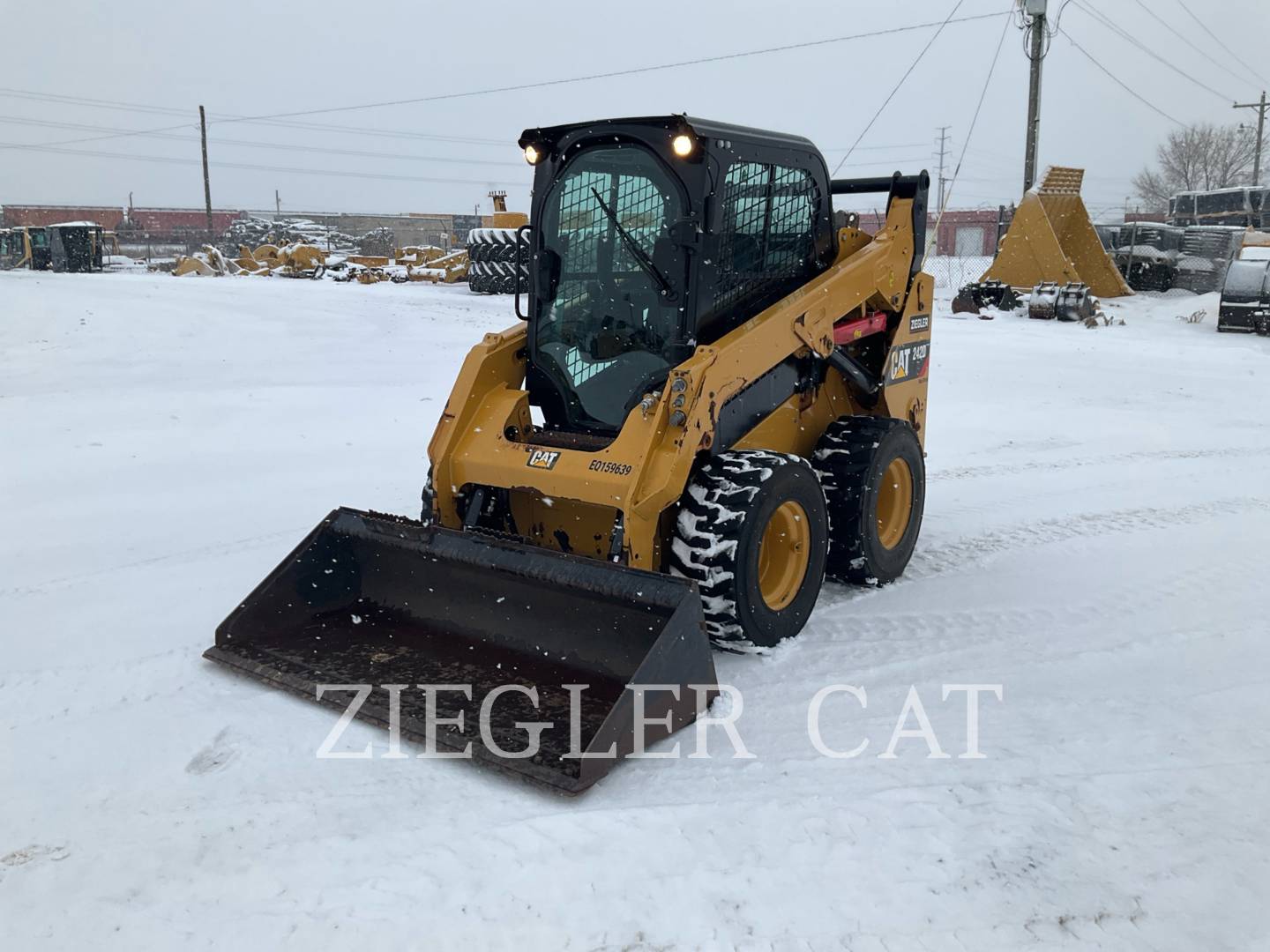 Cat 242D, Skid Steer Loader, 1689 hours, S/N: DZT01030, 2015 For
