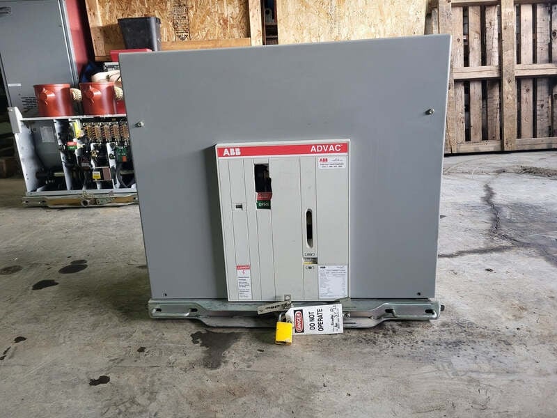 1200 Amps, ABB #AA3D1777XX00000, Vacuum Circuit Breaker, 4.67 KV max. voltage, 2005