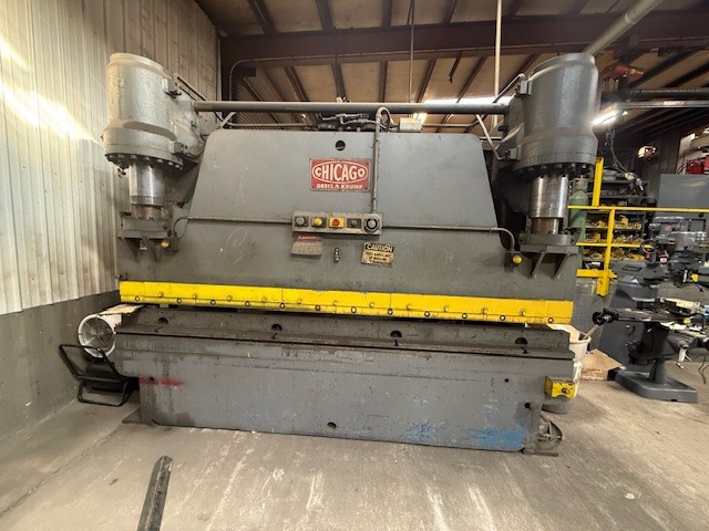 300 Ton, Chicago #300H10, Hydraulic Press Brake, 12' overall