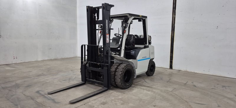 8000 lb. Unicarriers #PF80, outdoor forklift, LPG, 2-stage, side shift, 179" lift height, heater, 2020
