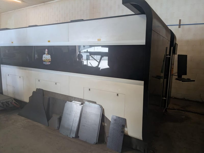 Gweike #LF3015GA, 4000 watt fiber laser, 5' x 10' table, chiller, dust collector, transformer, 2022