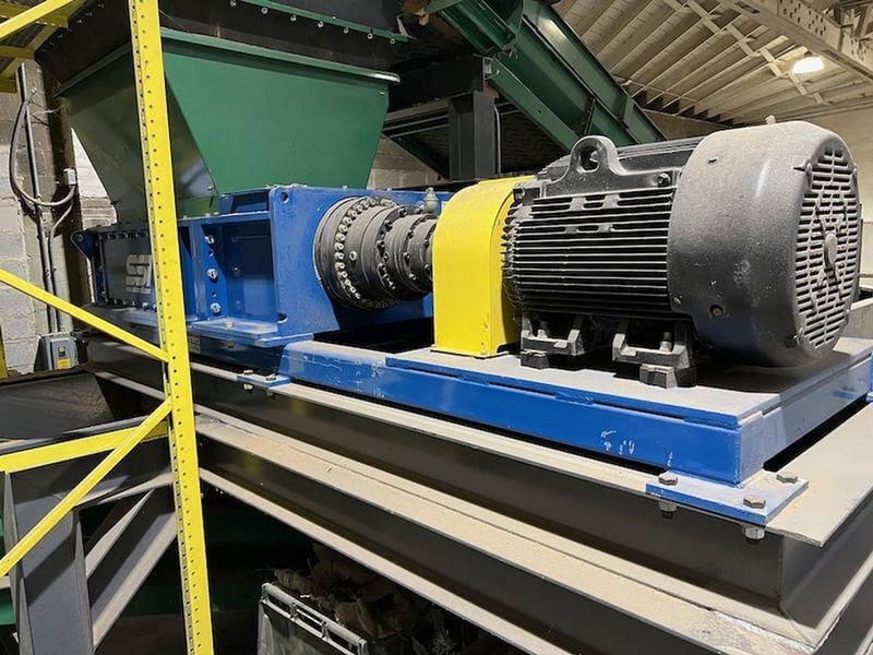 SSI #M-85E, Dual Shaft Shredder, 52" x 35" feed opening, 55" wide conveyor, 100 HP, 2" thick cutter