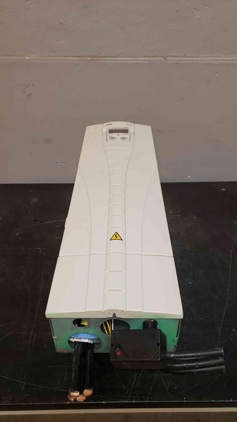 40 HP ABB #ACH550-UH059A-4, VFD, 480 Volts