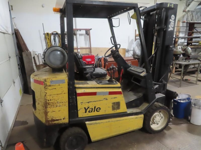 6000 lb. Yale #GLC060TGNUAE084, LP powered lift truck, 187" lift height, 4' forks, side shift, 3-stage mast