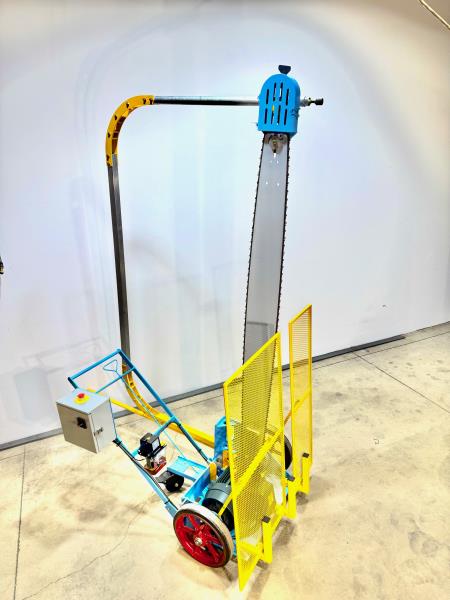 Sering Sawmill Machinery #Blue-Babe, Portable Yard Saw, Electric, 48" x 52" Package capacity, 7" Double-End