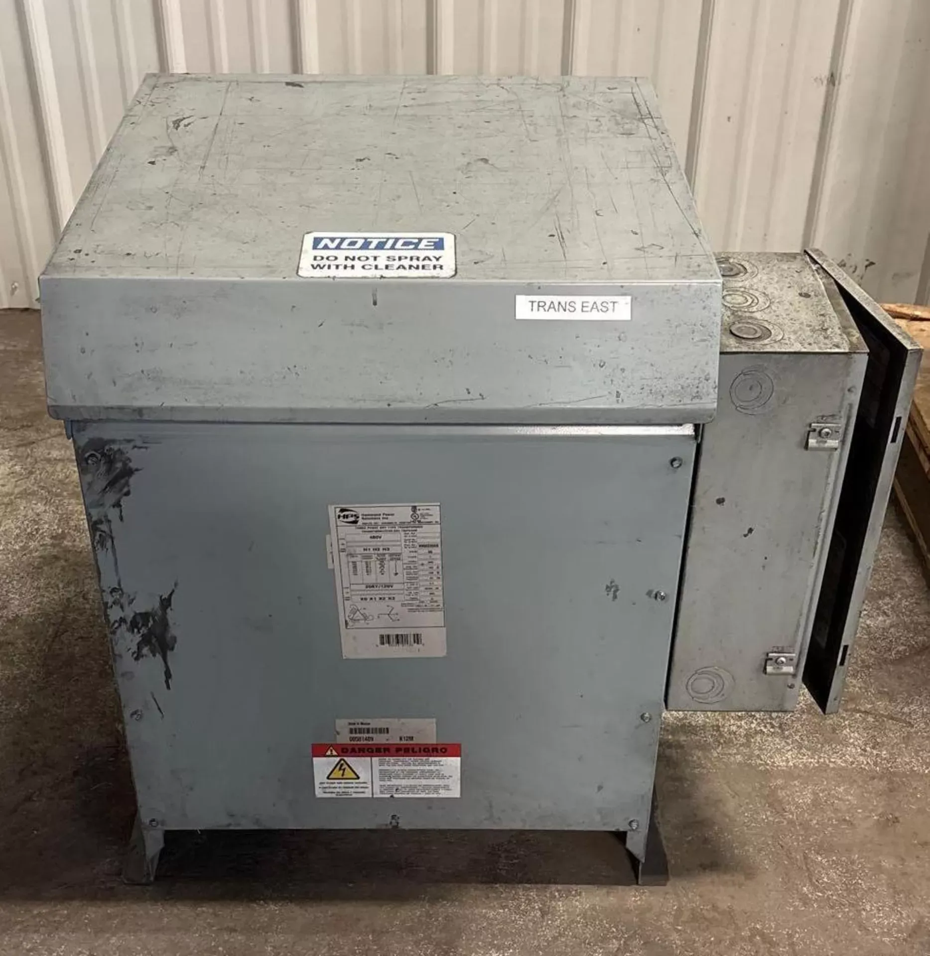 30 KVA 480 Primary, 208Y/120 Secondary, Hammond Power Solutions, transformer