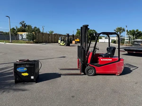 3400 lb. Raymond #RTW35, electric forklift, 24" lift height, 3-stage, side shift, 42" fork length, 2004