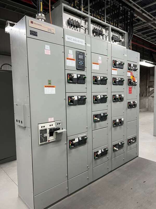 Cutler-Hammer, Advantage-2100, Motor Control Center, 5 sections, 1200 amps, 600 Volt, 3PH, 2002