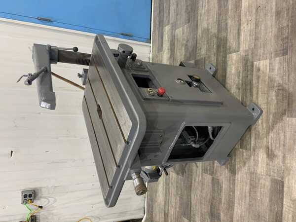 1-1/2" x 18" Hansford Davis #5, keyseater, 31" x 20" T-slotted table, 4-1/2" stroke, 22" throat, 2 HP, 45 SPM