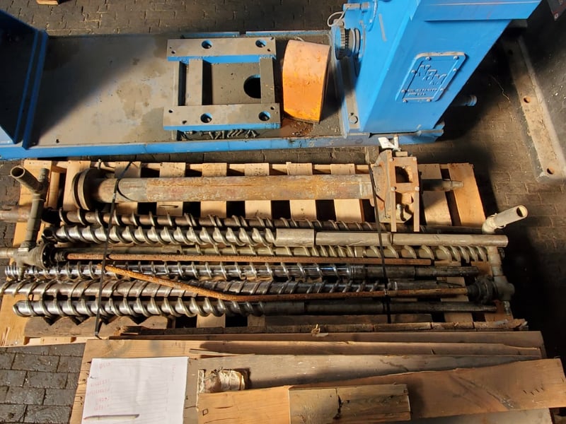 NRM, Screw for 3.5" Vented Rubber Extruder, 17:1 L/D