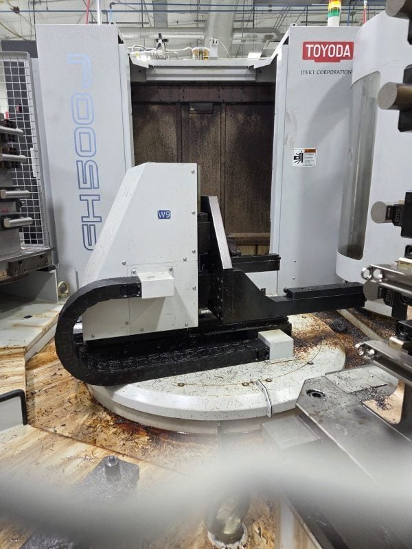 Toyoda #FH-500J, Horizontal Machining Center, 28" X, 31.5" Y, 29.5" Z, 19.7" x 19.7" Pallet, 50 HP, 15000