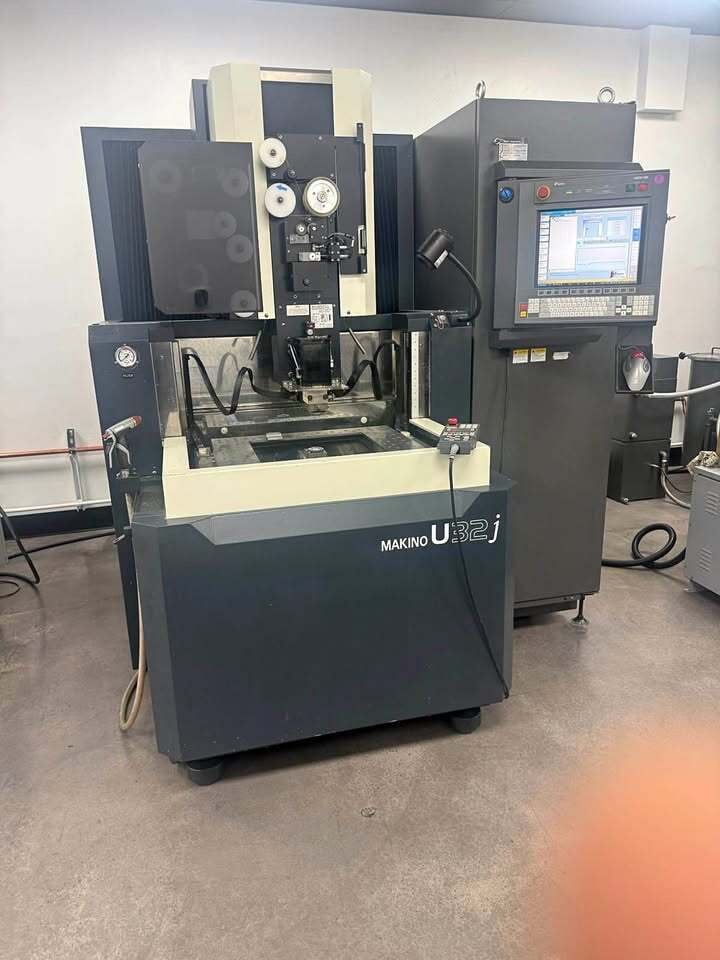 Makino #U32J, CNC Wire Electrical Discharge Machine, 14.6" X, 10.6" Y, 8.7" Z, automatic threading, submerged