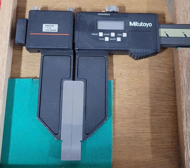 Mitutoyo #552-314-10, Digimatic Digital Caliper, 0-40" / 0-1000 mm, 0.002" Accuracy, Carbon Fiber