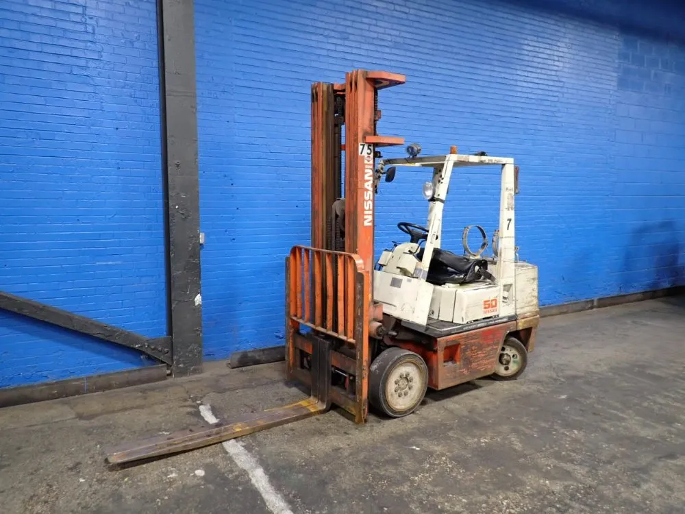 4,500 lb. Nissan #CPH02A25V, Propane Forklift, 59" forks