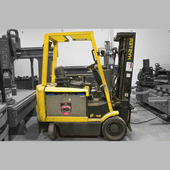 6,000 lb. Hyster #E60Z-33, electric lift truck, 164" lift, 3-stage mast, side shift, 48 V., cushion tires