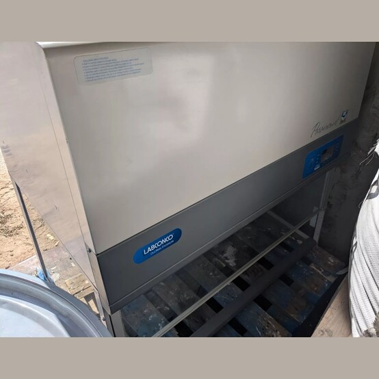 Labconco Paramount #6963400, 48" ductless fume hood, epoxy coated aluminum frame, tempered glass sash