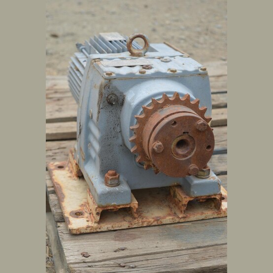 3 HP 1720 RPM Sew-Eurodrive, Gearmotor, 3 phase, 230/460 Volts