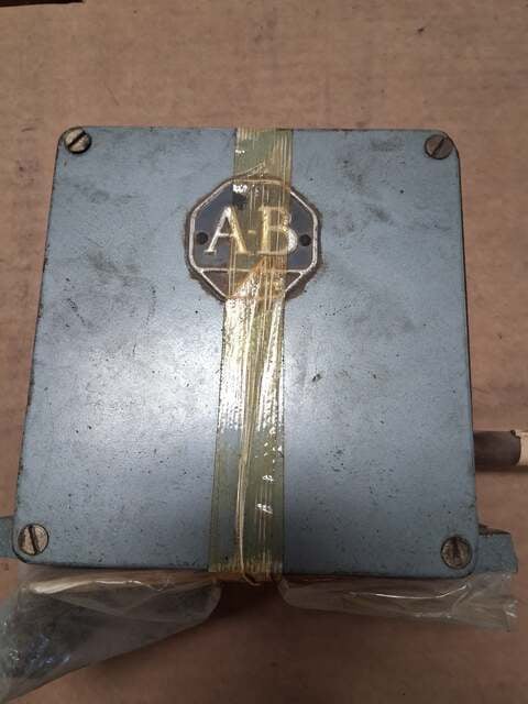 Allen-Bradley Limit Switch GSJ2-1 600V AC/DC