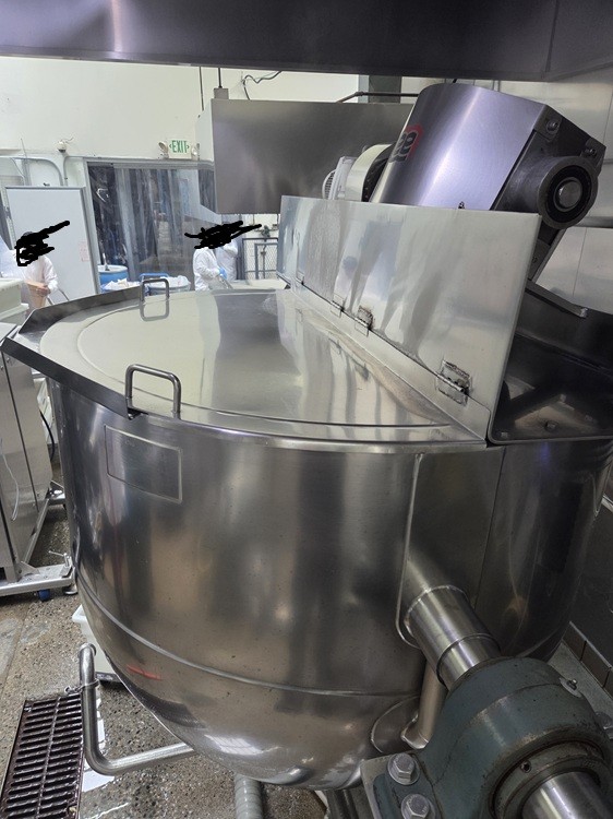 300 gallon Lee Industries #300CHD9MSI, Stainless Steel Jacketed Double Motion Kettle, 90 psi @ 552°F jacket