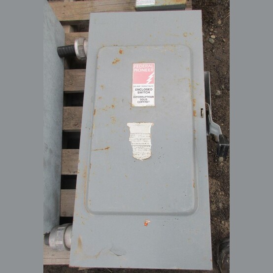 200 Amp. Federal Pioneer, Fusible Disconnect Switch, 120/240 Volts, single phase