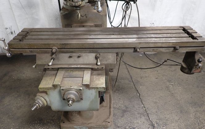 Comet Lincoln #3KVHD, vertical milling machine, 10" x 50" table, Wizard digital read out