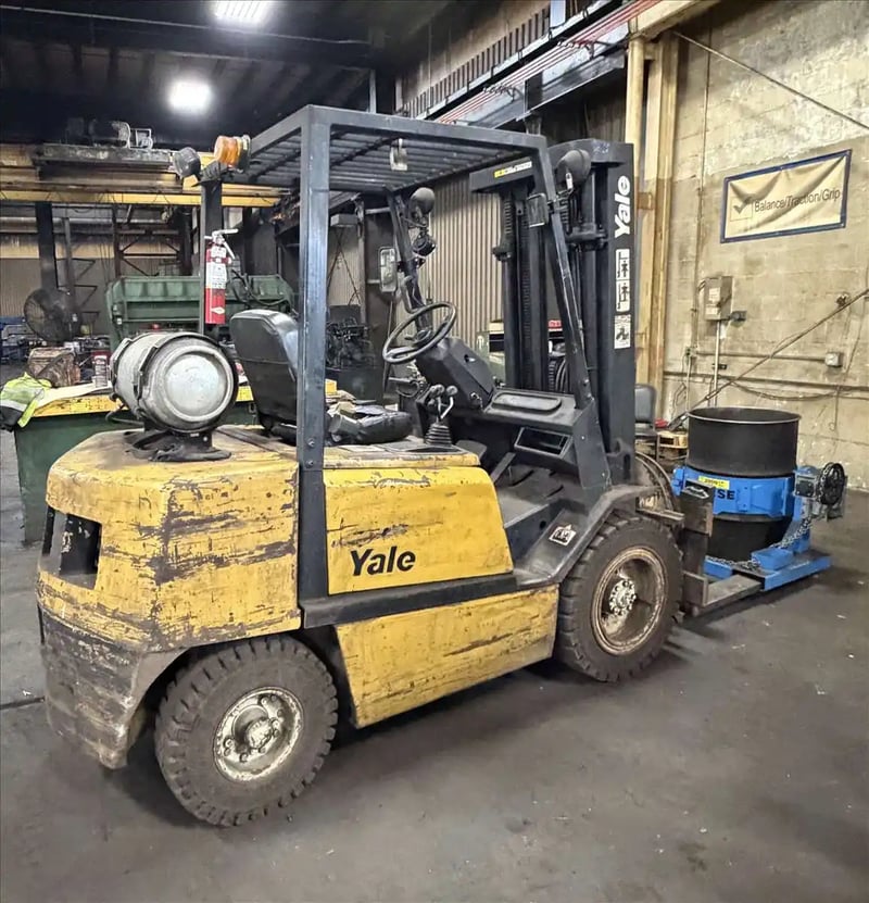 5700 lb. Yale #GLP060TFNUAE087, LP forklift, 187" lift height, 42" forks, 6° back tilt, fork rotator