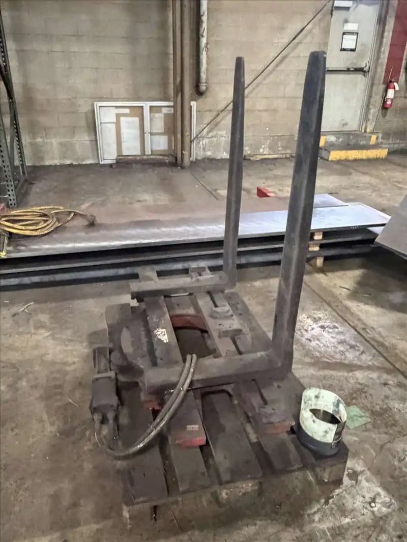Nissan, forklift flipper attachment