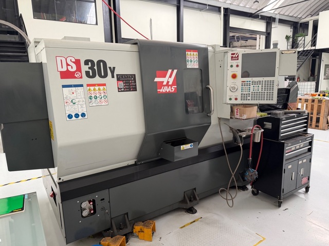 Haas #DS-30Y, 4-Axis CNC Lathe, 31.7" swing, 23" machining length, 18" turning diameter, 2" bar, 30 HP, 4,000
