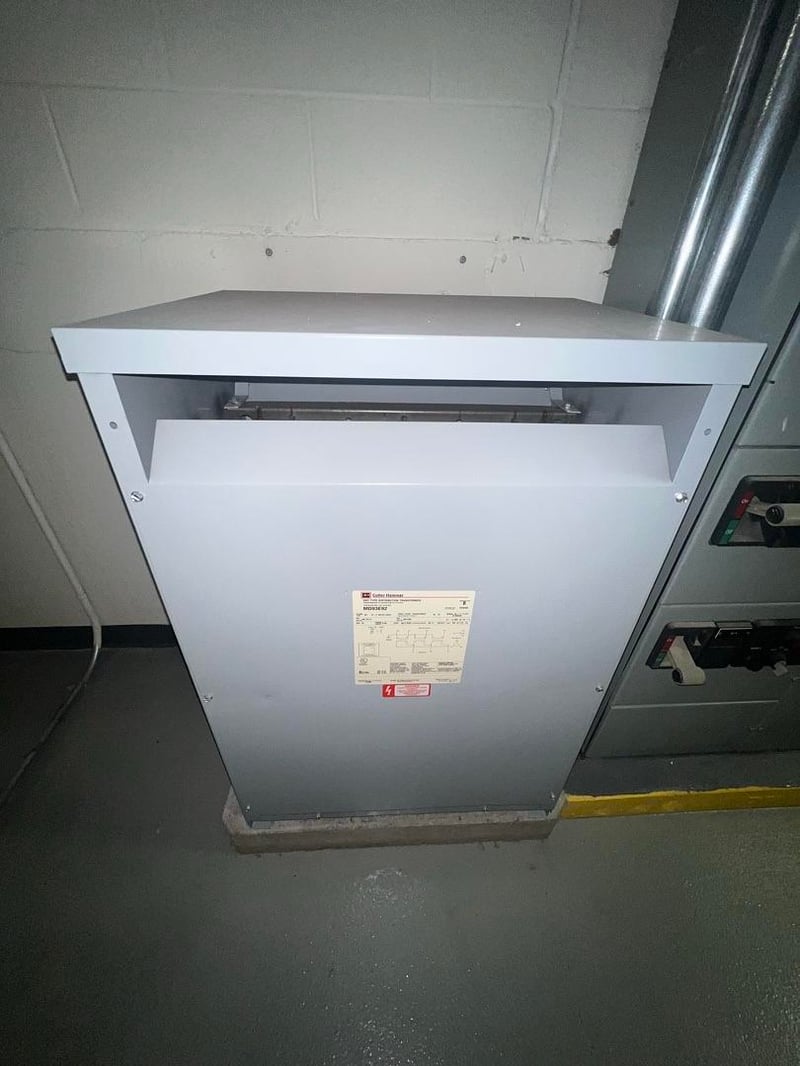 93 KVA 460 Delta Primary, 460Y/266 Secondary, Cutler-Hammer MD93E92, Dry Type Transformer, 3PH