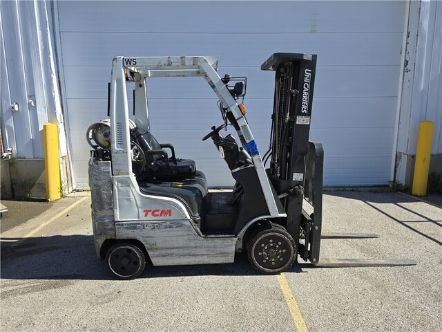 4000 lb. TCM #FCG20L-A1, LP gas three-stage cushion tire forklift, 187" lift, 81" mast, side shift, 4" x 42"