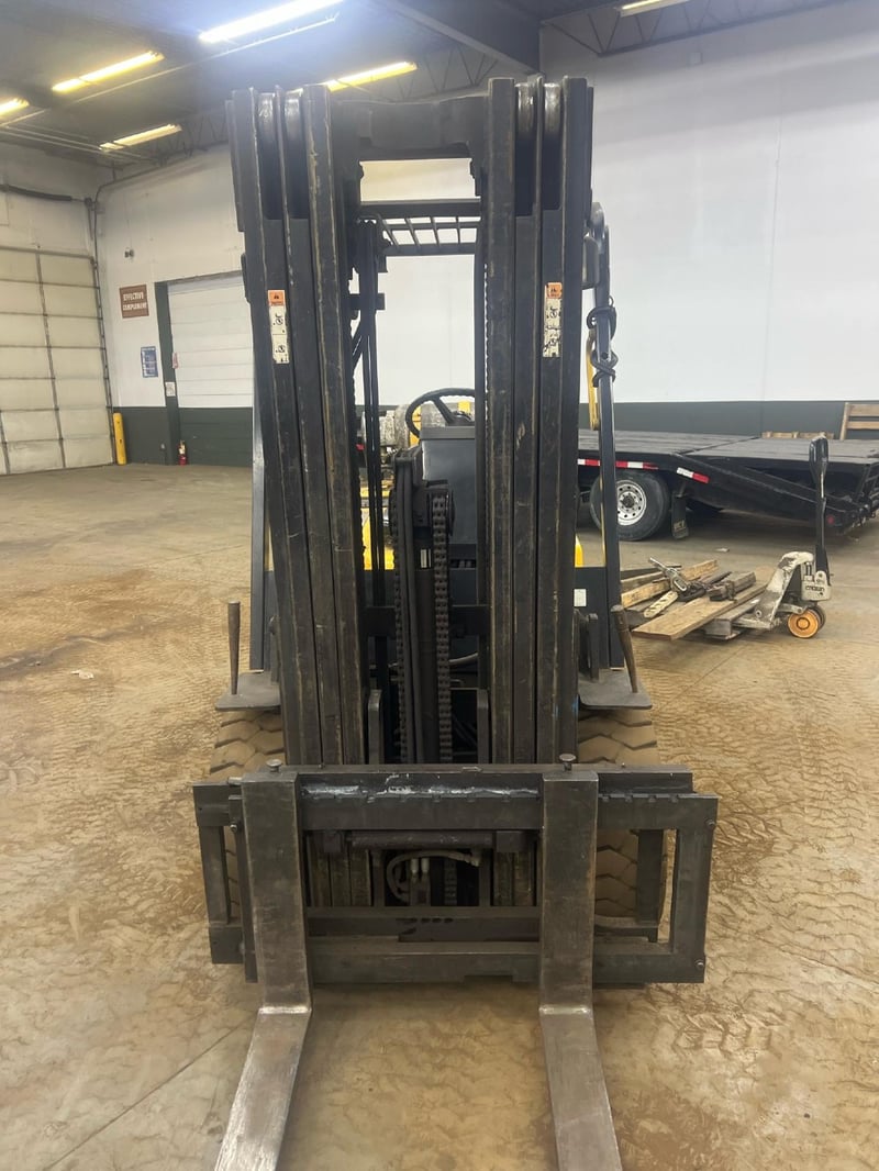 6000 lb. Daewoo Doosan #G30S-2, Propane Forklift, 173" lift, 72" Forks, Triple Mast, Pneumatic Tires, SN