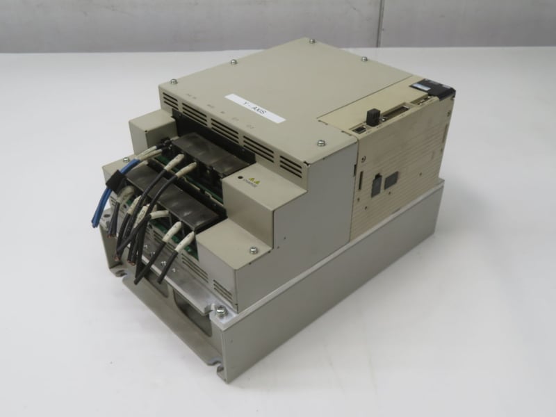 Yaskawa #SGDV-260D01A002000, Servo Drive, 7.5 kW, 26.0 Amps, 400 VAC Input