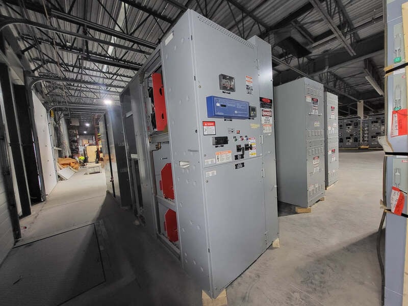 4 KV, Federal Pioneer, 2000 Amps Medium Voltage Switchgear w/ VR Breaker & SEL Relay, 2002