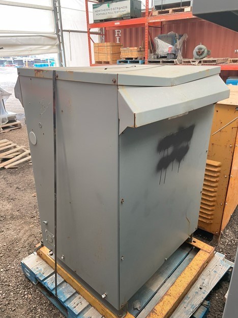 225 KVA 600 Primary, 208Y/120 Secondary, Square D #C225T79H, Dry Type Auto-Transformer, 3 Phase
