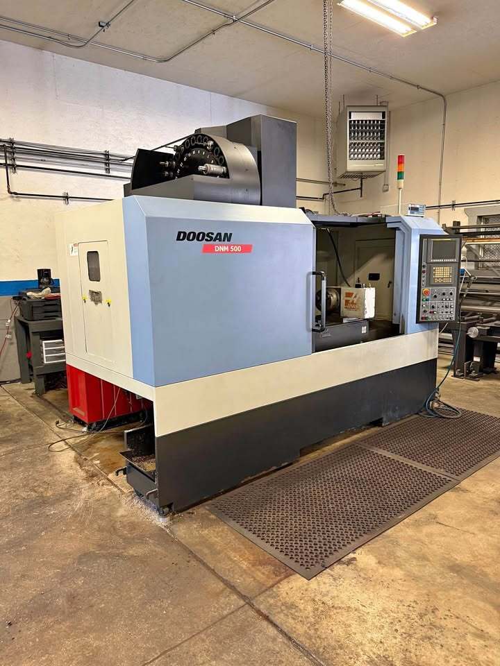 Doosan #DNM-500, CNC vertical machining center, 40" X, 21-1/4" Y, 20-1/16" Z, 8000 RPM, 30 automatic tool