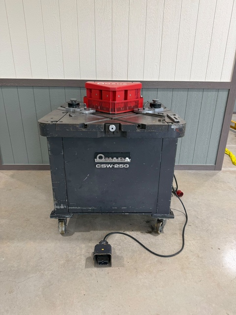 1/8" x 8-5/8" x 8-5/8" Amada #CSW-250, Hydraulic Notching / Cropping Machine, 3HP (Others Availble)