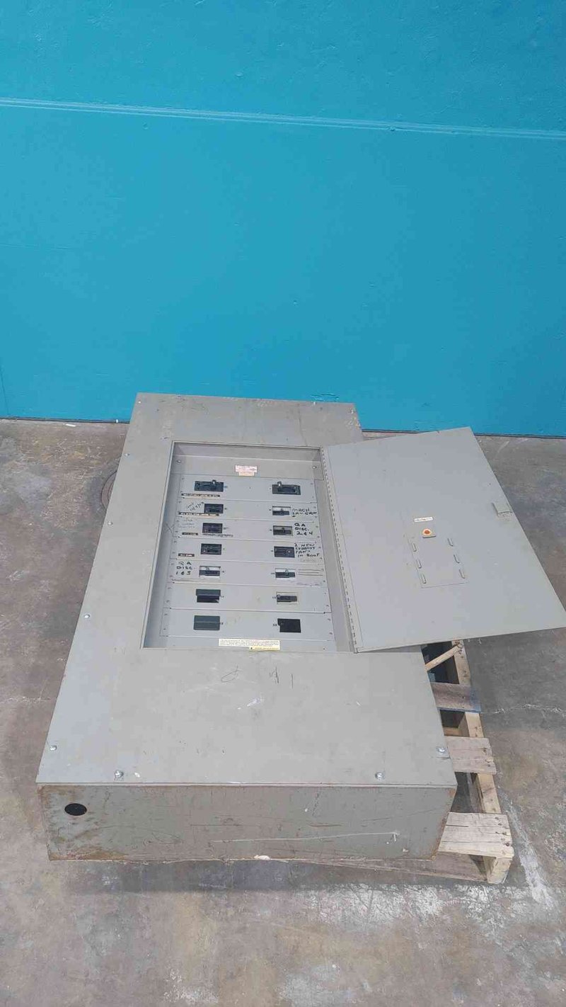 400 Amp. Siemens, Panelboard, 3 phase, 4-Wire, 277/480 Volts
