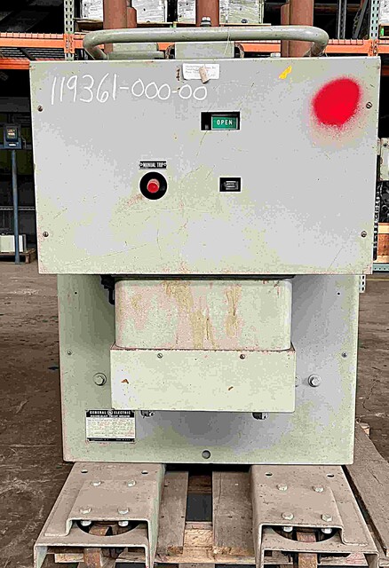 1200 Amps, General Electric #AM-7.2-500-2, air circuit brea, 7200 Volts, Magne-Blast (3 available)