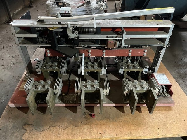 4000 Amp. Pringle #QA-4033-CBS, bolted pressure, 480 Volts