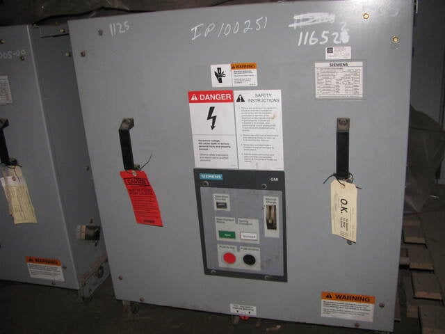 1200 Amps, Siemens #5-GMI-350-1200-78, vacuum circuit breaker, 5 KV, 1999 (5 available)