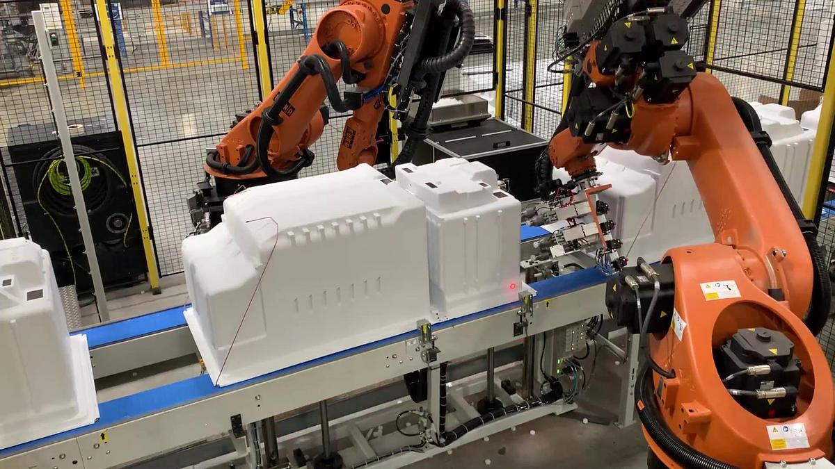 Kuka, KR 60-3000, 6-Axis Robot, 60 kg Payload, 80" Reach, KRC4 Controller, Teach Pendant, 2018 (25 available)