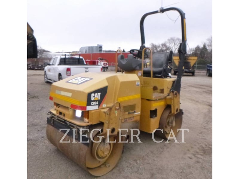 Caterpillar CB24, Compactor, 5972 hours, S/N: 24000915, 2009