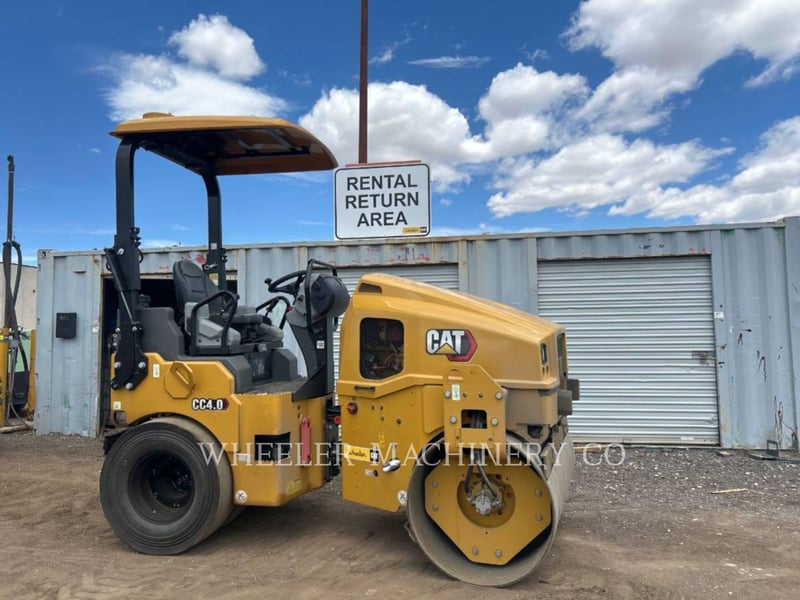 Caterpillar CC4.0, Combination Roller, 25 hours, S/N: 65000467, 2026